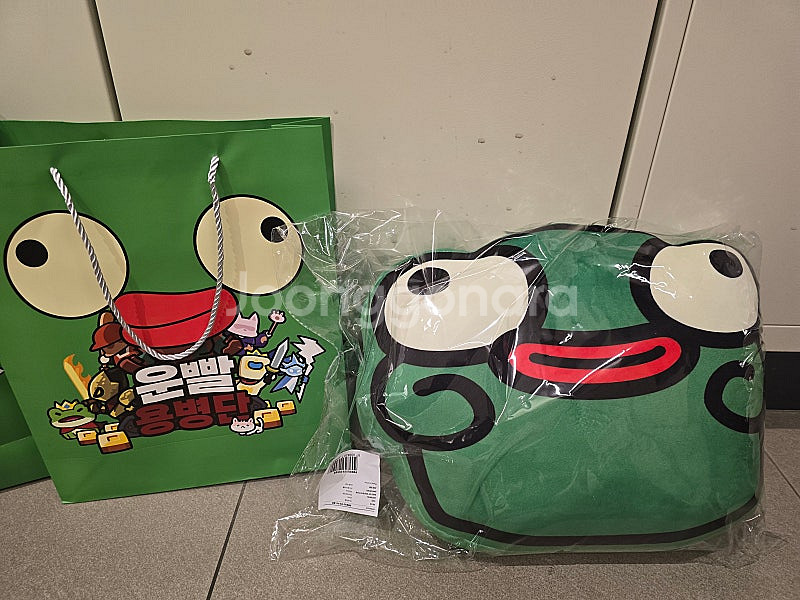 운빨존많겜 블롭 쿠션팝니다--0