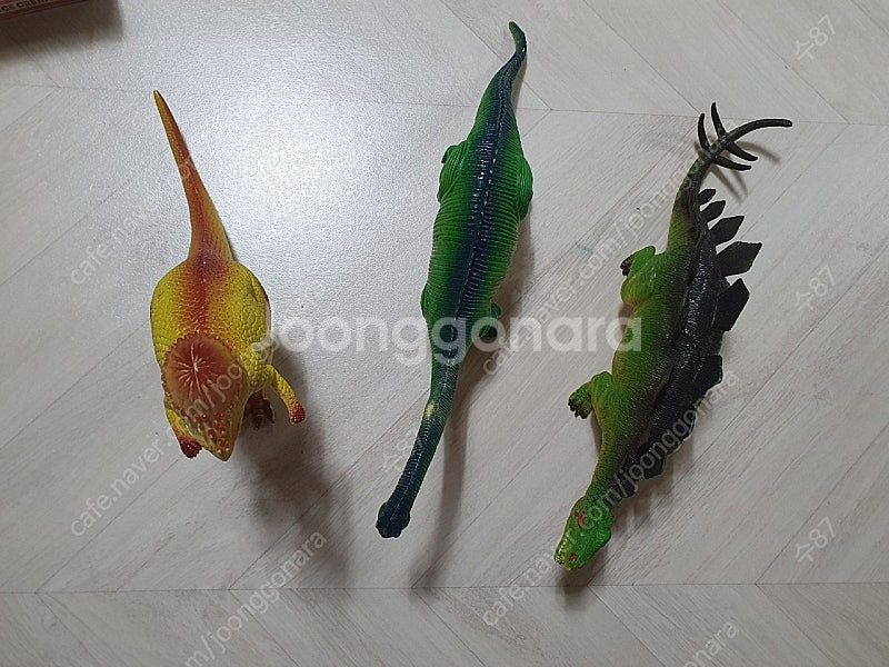 공룡모형 3개--1