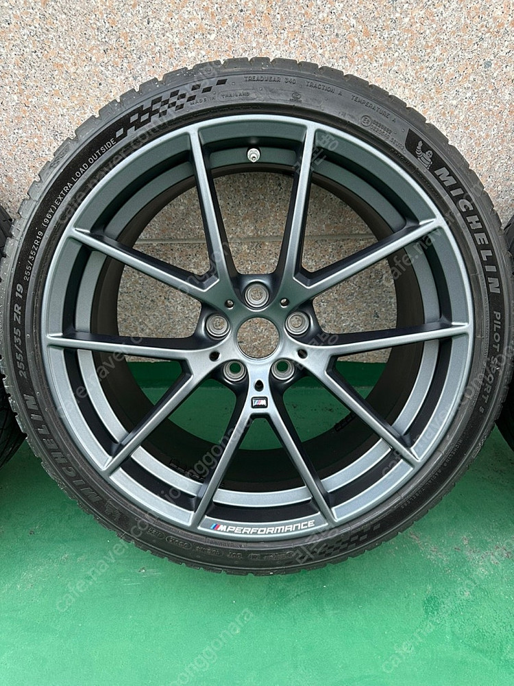 BMW 898M 19인치 휠 + PS5타이어 + TPMS 팝니다. (휠캡x)--3