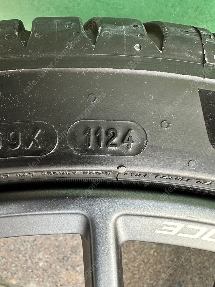 BMW 898M 19인치 휠 + PS5타이어 + TPMS 팝니다. (휠캡x)--6