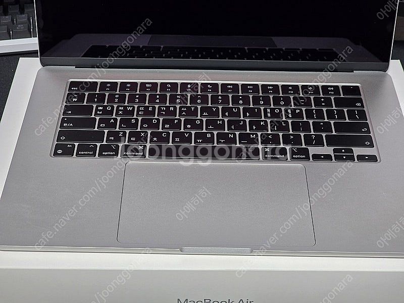 맥북에어 m3 15인치 실버 256gb 램8gb--4