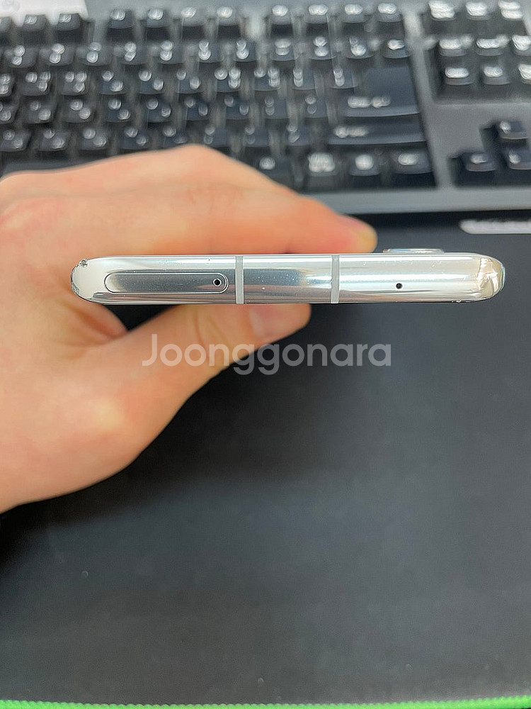 LG벨벳 화이트 128GB 상태좋은 중고13만팝니다.--3