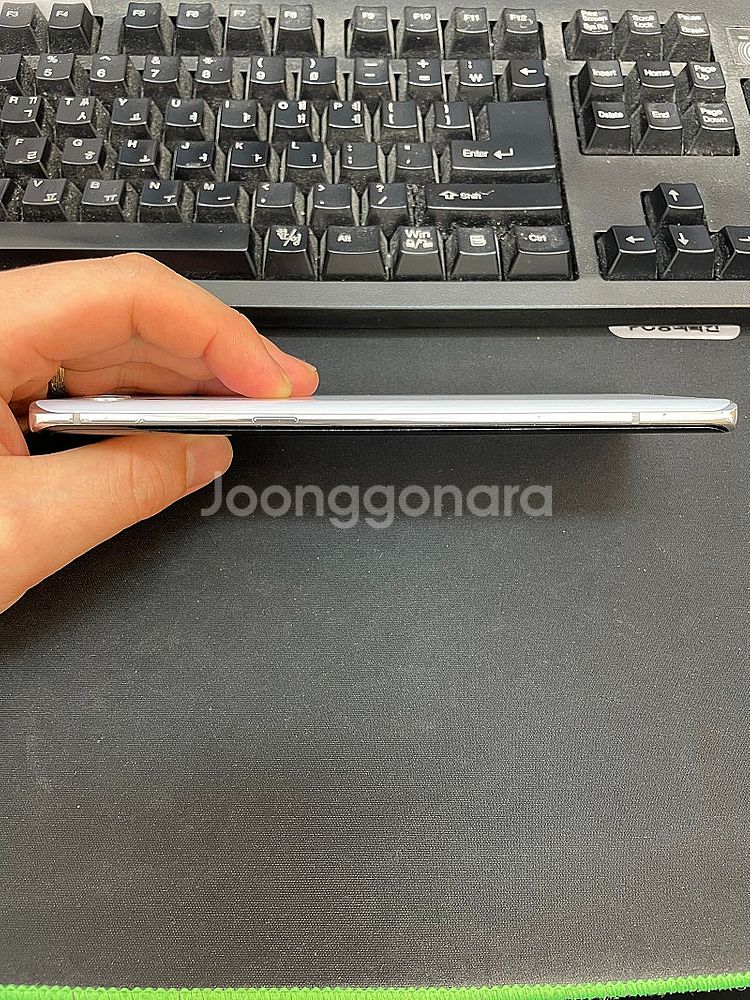 LG벨벳 화이트 128GB 상태좋은 중고13만팝니다.--4