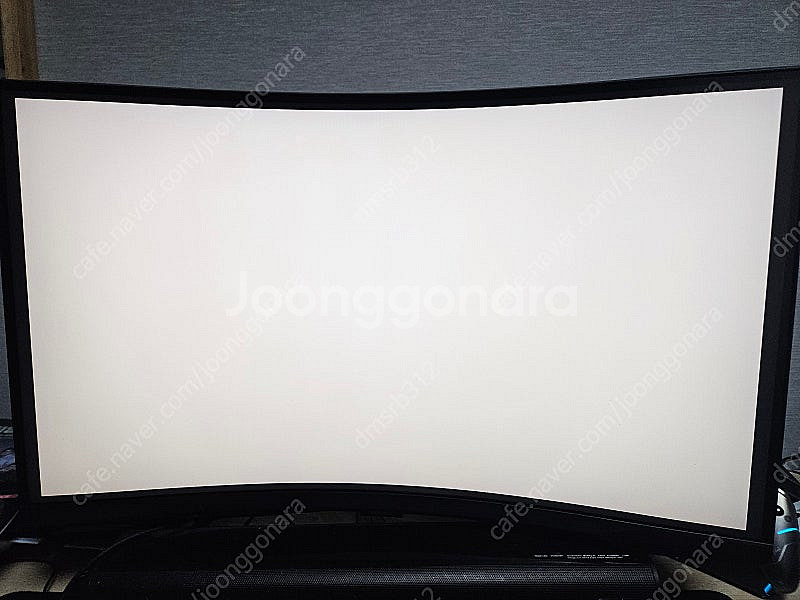 s32bg750 neo g7 4k 165hz 모니터 팝니다.--1
