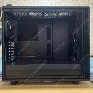 Fractal Design Define 7 Dark (블랙) 케이스 팝니다.