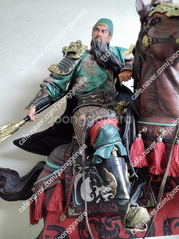 거대한 스케일로 집에 한 채 모셔놓으면 멋있는 Infi...--0