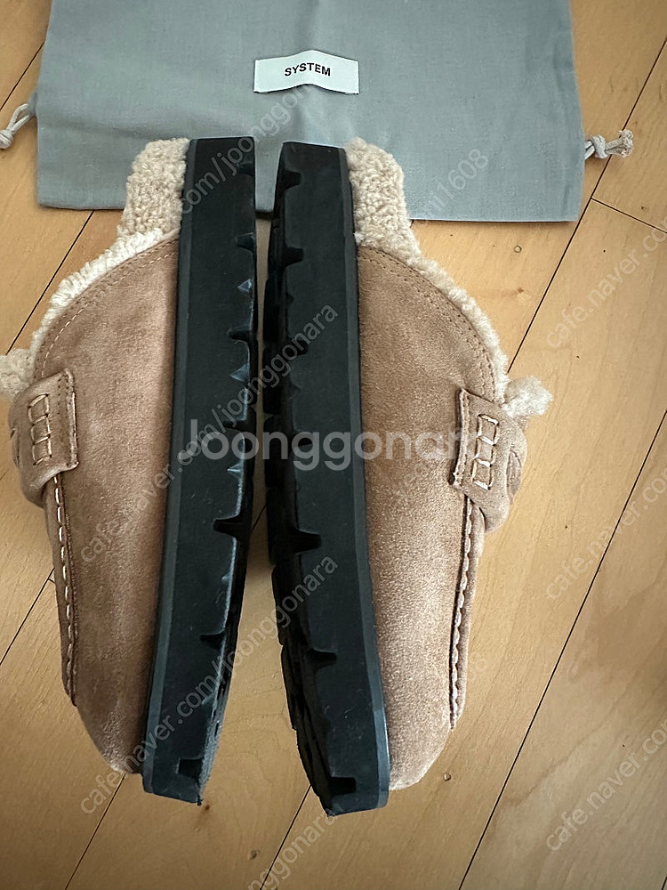 시스템 엠뷸럼 램스킨 뮬 235 베이지--1