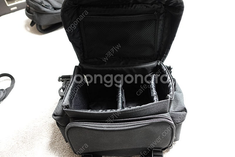 캐논 카메라 가방 판매합니다.--3