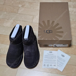 어그 UGG 5사이즈 (220) 팔아요 - 배송비 포함 5만원