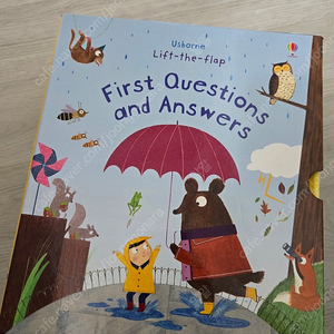 어스본 First Questions & Answers 플랩북