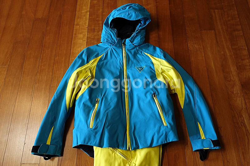 다이네즈 주니어 스키복(134) 팝니다.--1