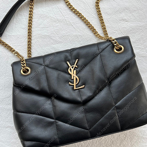 입생로랑 골드톤 YSL 여성 패디드 푸퍼 램스킨 양가죽 플랩 체인 숄더백 블랙 금장 29cm