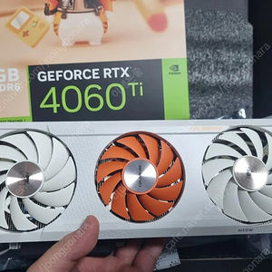 컬러풀 rtx 4060ti meow 3팬 그래픽카드