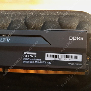 KLEVV DDR5-6400 CL32 BOLT V 32G(16Gx2)