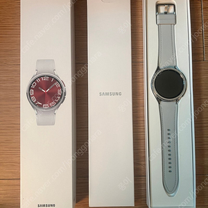 갤럭시워치6 클래식 43mm 실버 LTE자급제 판매합니다.