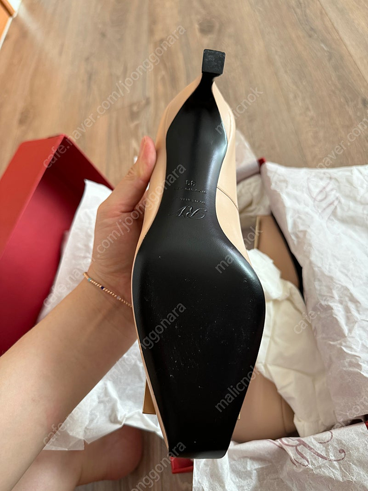 로저비비에 트럼펫 7cm 누드 39사이즈 이미지