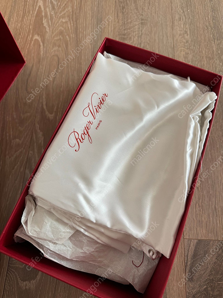 로저비비에 트럼펫 7cm 누드 39사이즈 이미지