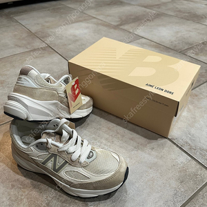 New Balance x Aime Leon Dore 990v6 Made in USA Tan 뉴발란스x에메레온도르 990v6 245 팝니다