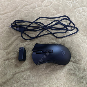 Razer DeathAdder V2 pro 판매합니다.