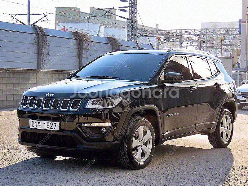 지프컴패스 2세대 2.4 AWD 론지튜드중고차 할부 리...--1