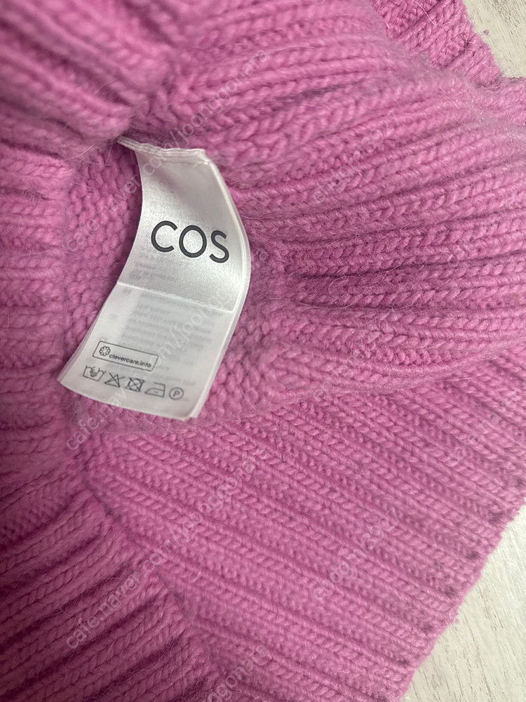 코스 M니트 판매합니다--2