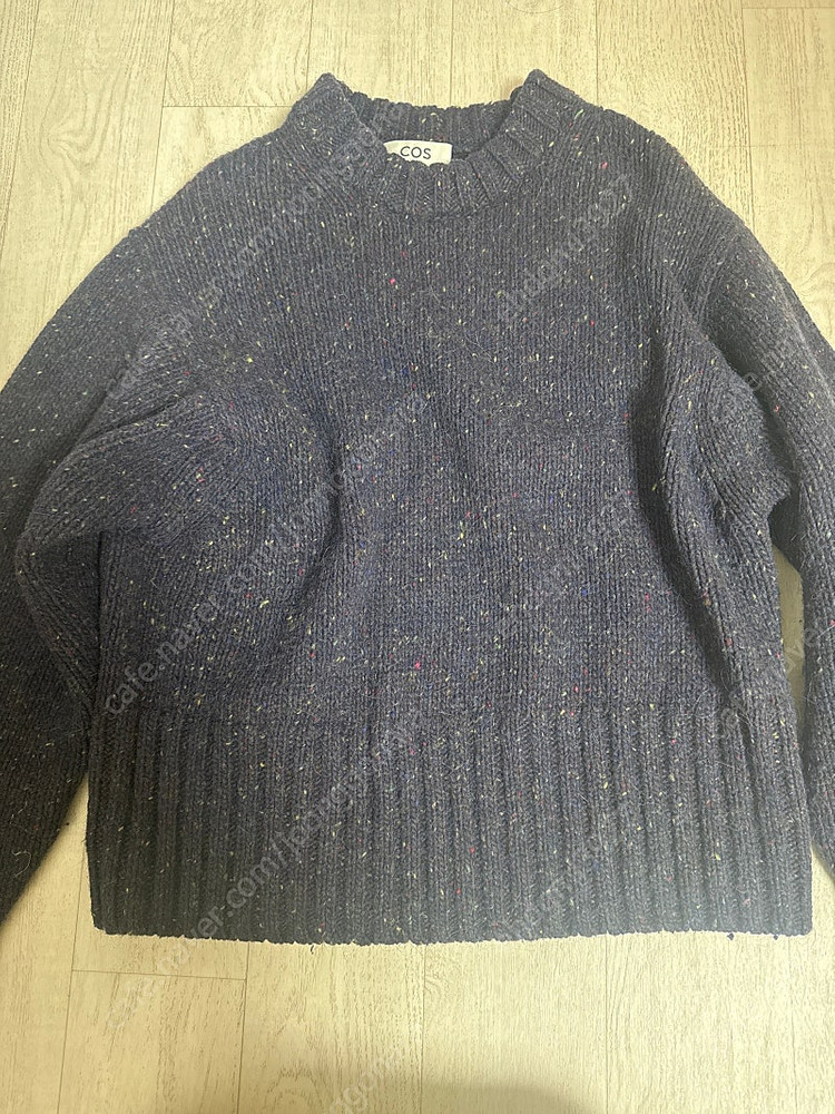 코스 M니트 판매합니다--4