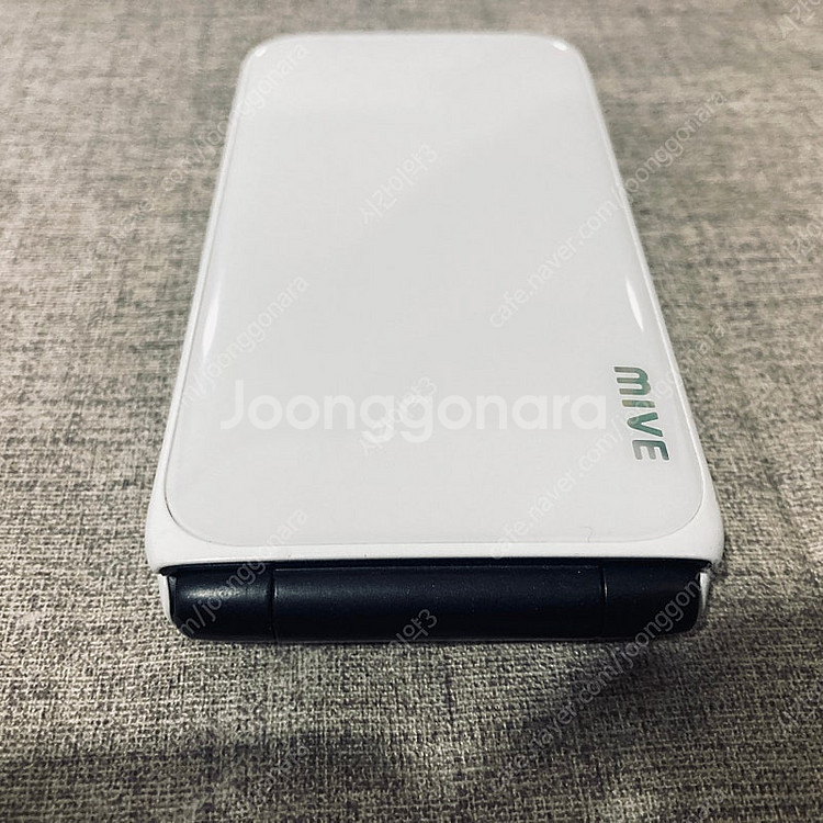 스타일 폴더 화이트 32G 24년10월개통 초S급 7만...--6