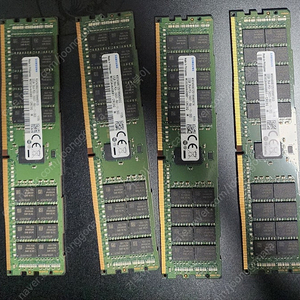 삼성 32GB 2Rx4 PC4-2400T-RA1-11-DC0 판매합니다.