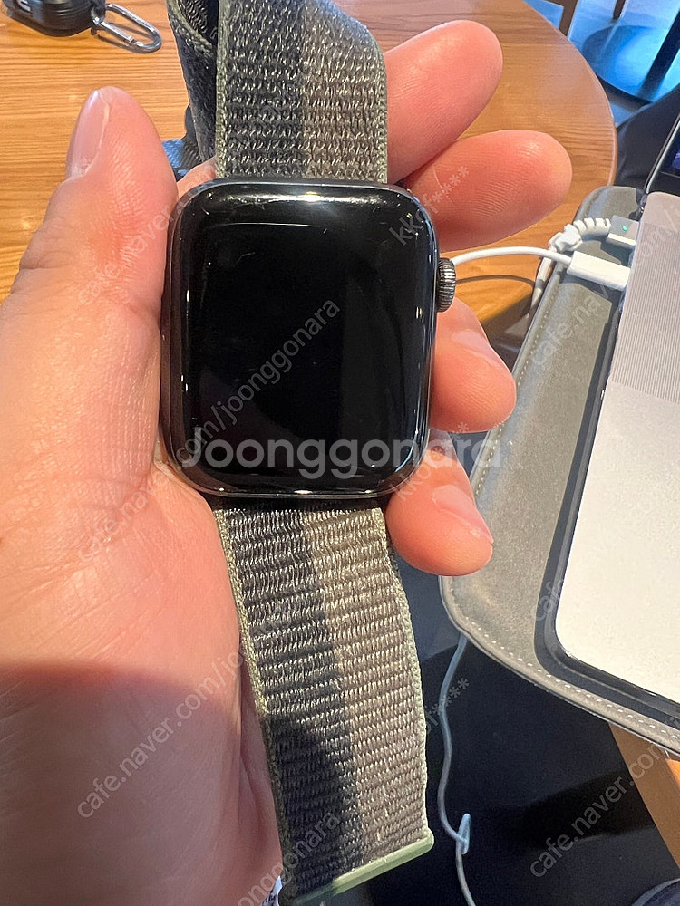 애플워치 4 44mm 와이파이 배터리 79%--0