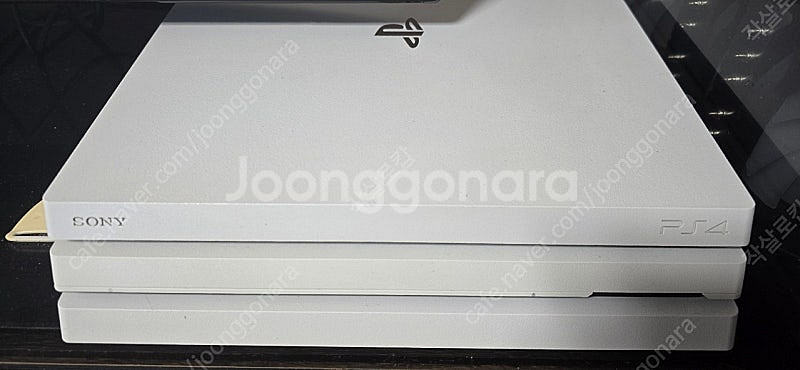 플스4프로 ps4pro 7218 1테라 화이트 팝니다--1