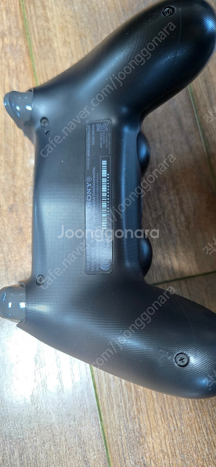 플스4프로 ps4pro 7218 1테라 화이트 팝니다--4