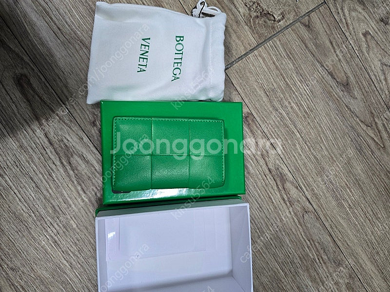 보테가 베네타 반지갑 팝니다--0
