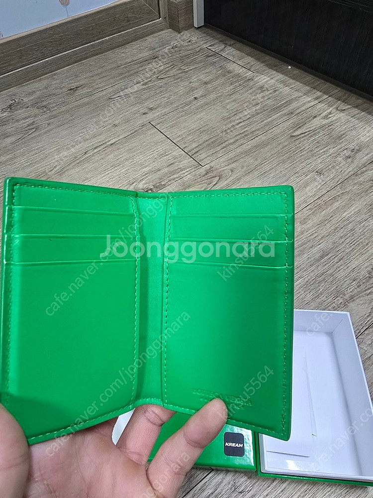 보테가 베네타 반지갑 팝니다--2
