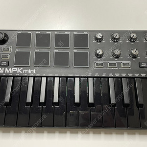 Akai mpk mini 블랙에디션 5회미만 사용