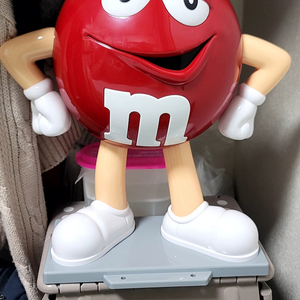 m&m 중형 피규어 팝니다