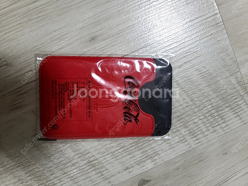 맥도날드 코카콜라 콜라보 카드지갑입니다--1