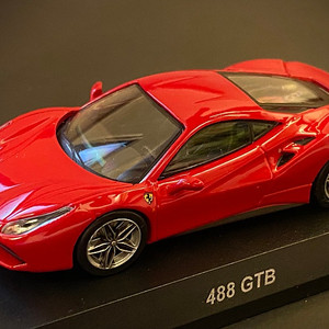 교쇼 페라리 판매 Kyosho 1/64 Ferrari 488 GTB 부분도색&금속휠 다이캐스트 판매 합니다.