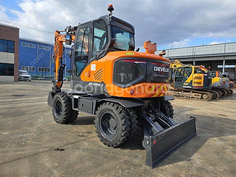 두산 DX100W-7 2024년식 가동43시간 집게 타...--4