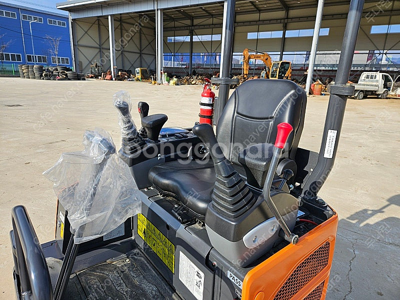 두산 DX17Z 7 2024년식 신차 가동4시간 버켓3...--6