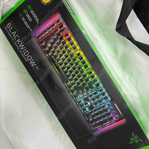 RAZER Blackwidow V4 Linear KR Yellow축 판매합니다.