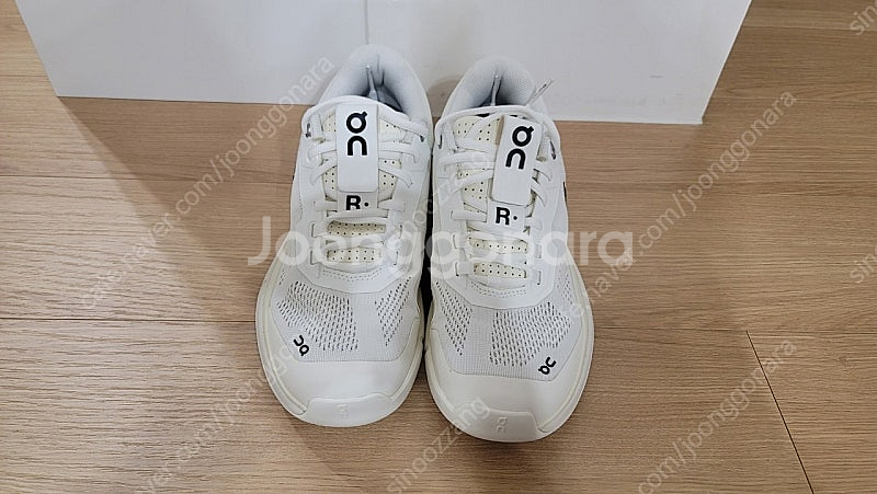 온러닝 더 로저 프로 Roger Pro 테니스화 팝니다 270--2