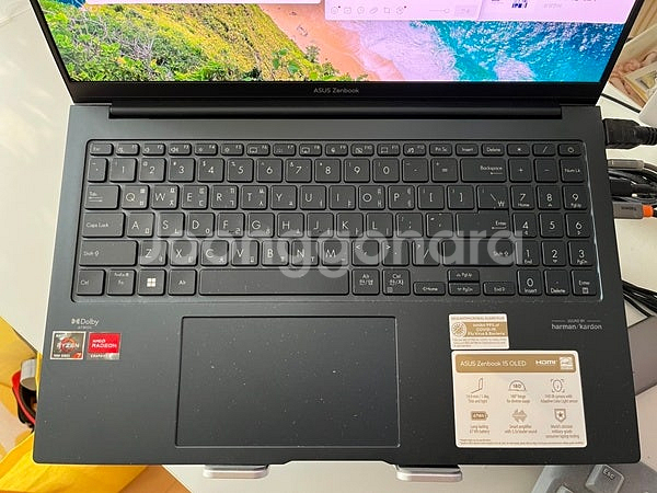 ASUS 젠북 15 OLED 팝니다.--2