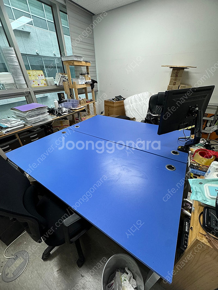 블루 색상 사무실 책상 팝니다 1600*800 3개 5...--0