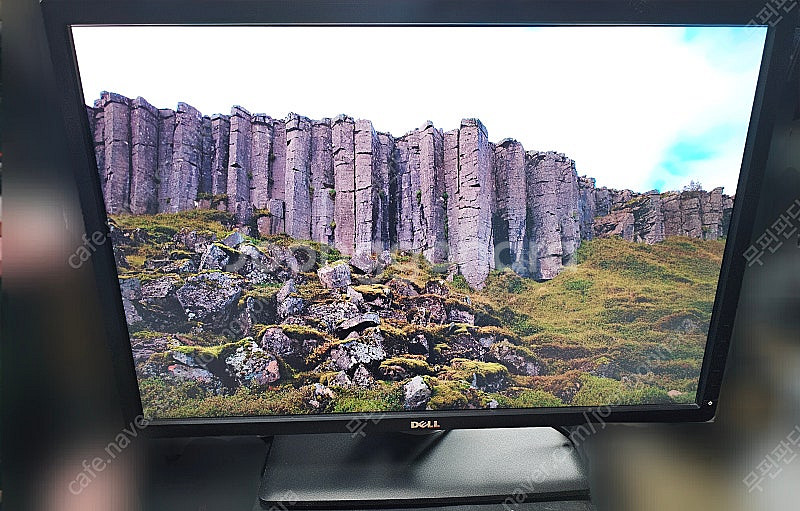 DELL 24인치 피벗 LED 모니터 U2413 팝니다--1