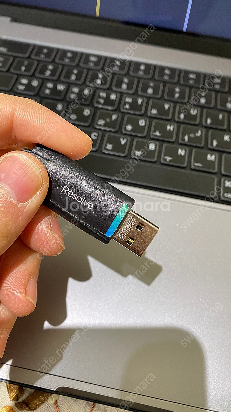 다빈치 리졸브 usb 동글 팝니다.--1