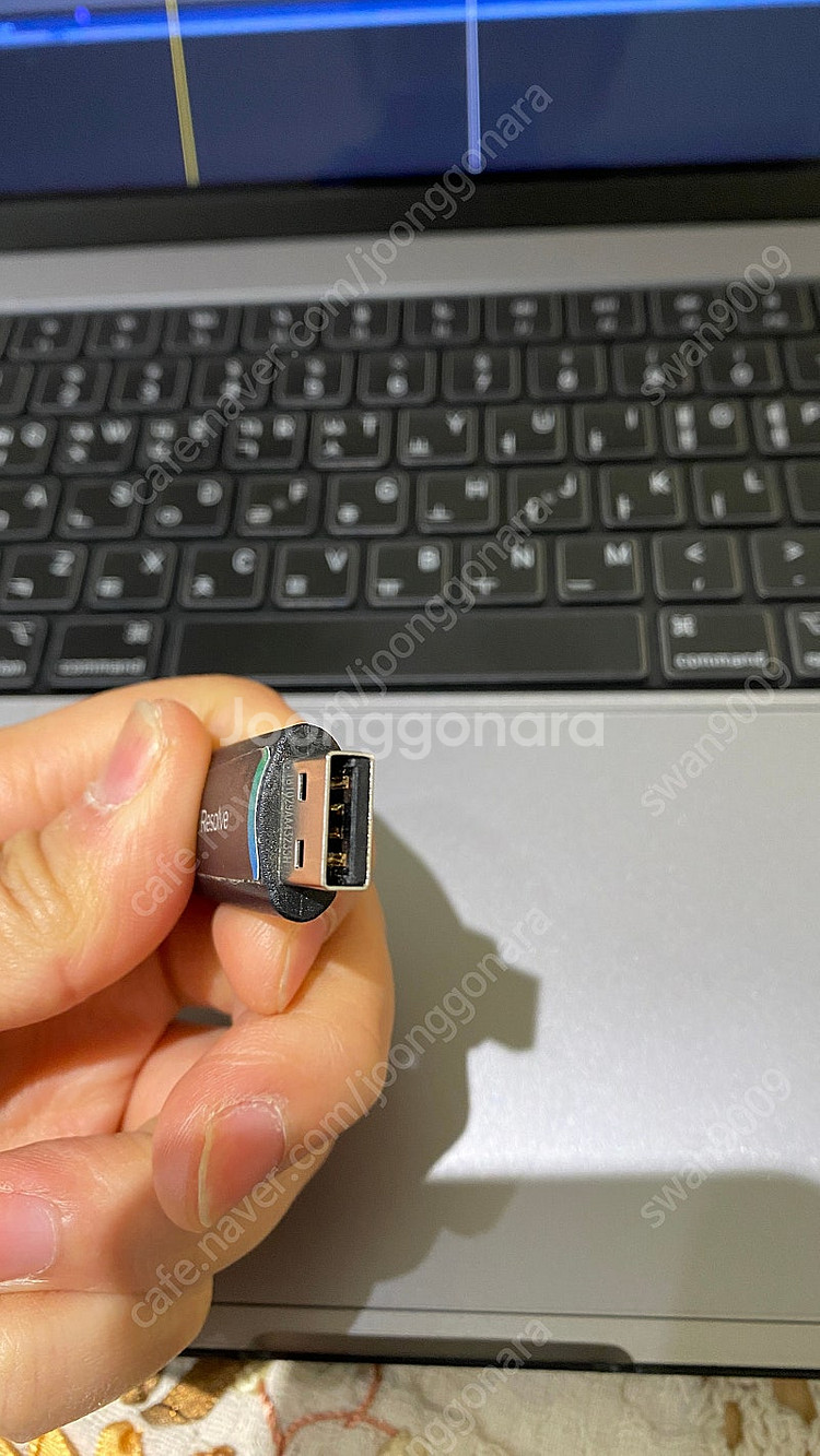 다빈치 리졸브 usb 동글 팝니다.--2