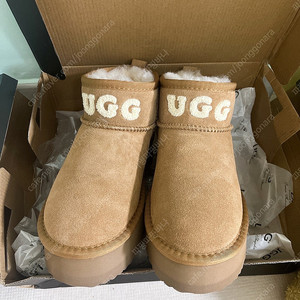 오즈랜드 ugg 어그 택 달린 새상품