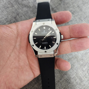 HUBLOT. Classic Fusion 오토매틱 42mm