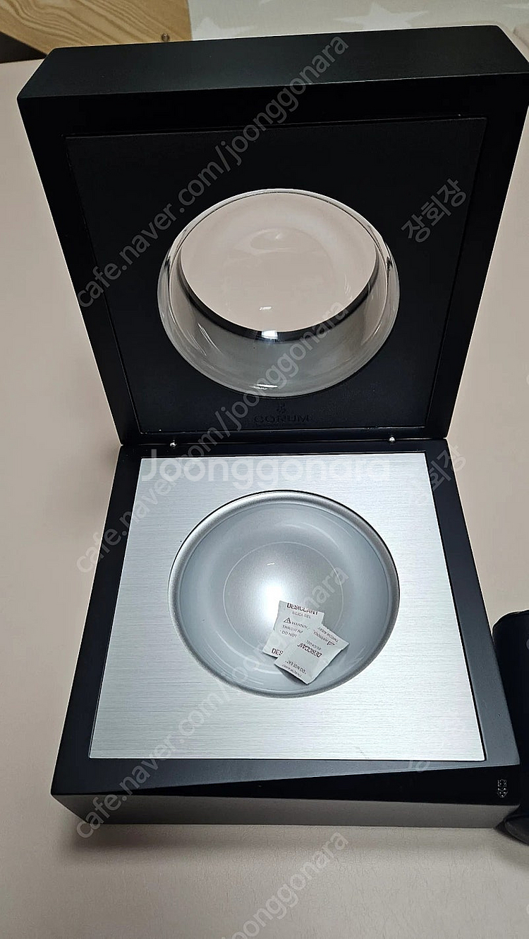 코룸 or 코럼 CORUM 시계박스, 쇼케이스--2