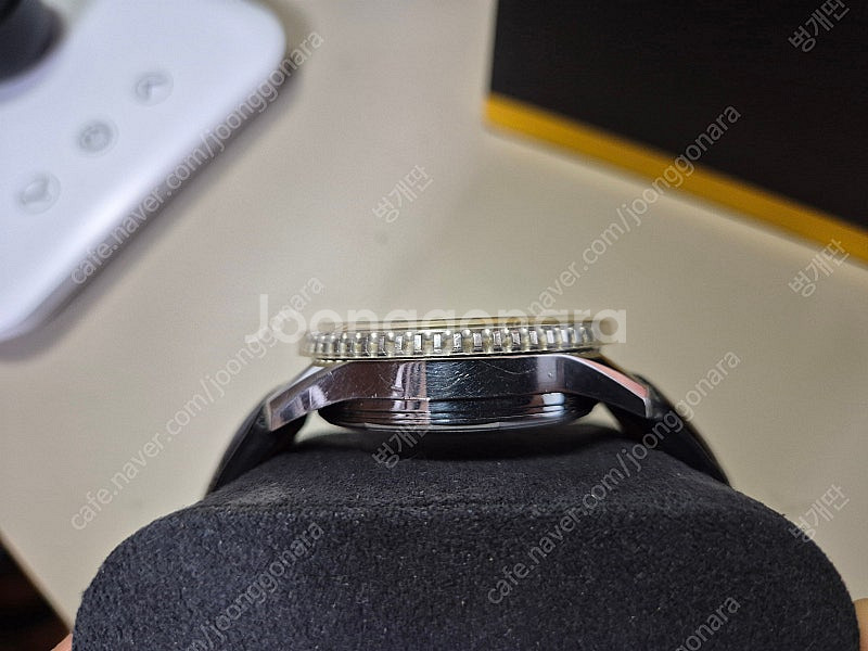 브라이틀링 네비타이머 월드 46mm A2432212--8